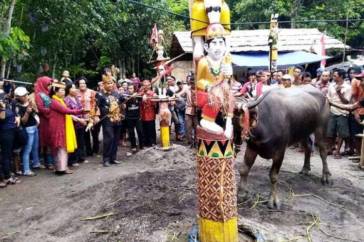 Tradisi Unik Asal Kalimantan Tengah Ritual Tiwah Dari Suku Dayak Ngaju Pengertian Makna Dan