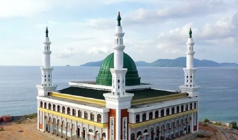 Keindahan Masjid Baitul Mamur Di Anambas Jadi Ikon Wisata Religi