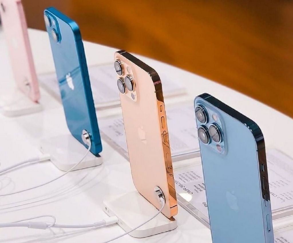 iPhone SE 2, iPhone SE 3, iPhone XS, iPhone 11, iPhone 12, dan iPhone 13 Makin Menggiurkan Harga Terbarunya!