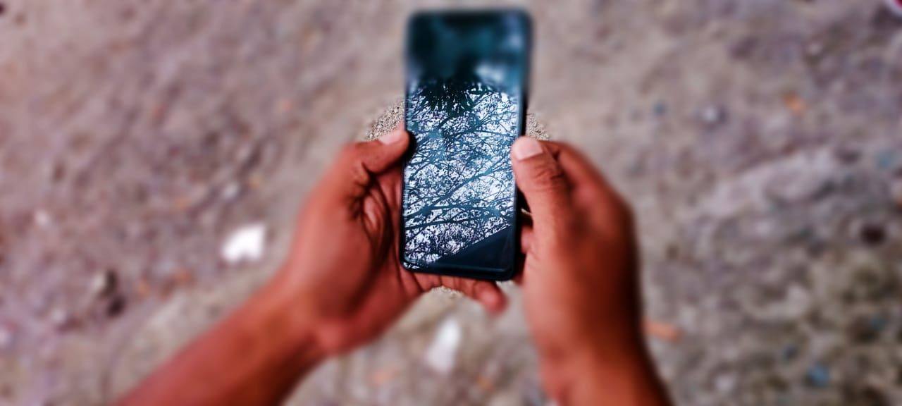 Ilustrasi handphone/Agus Realitas TTU