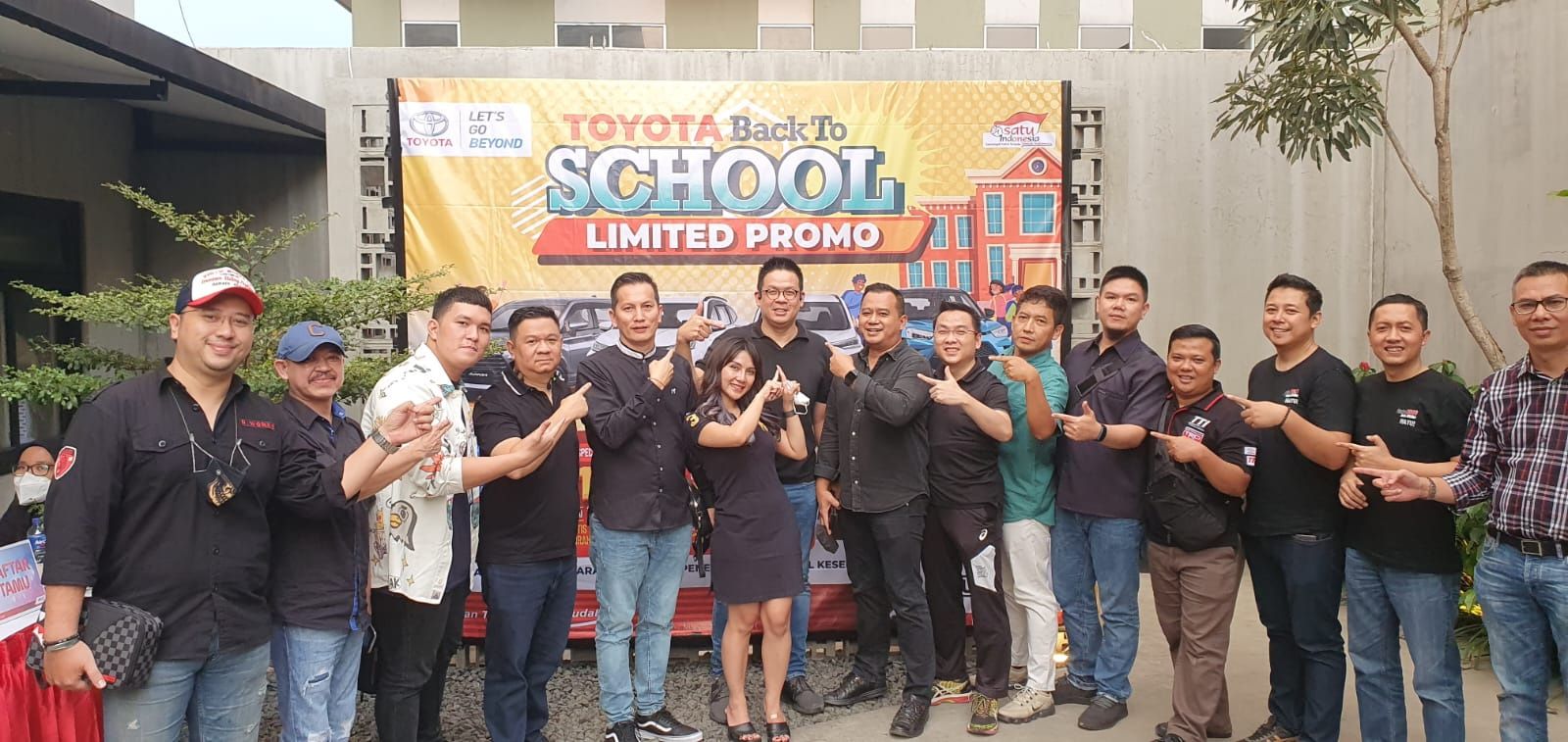 Para petinggi Auto2000 Bandung hadir di acara Toyota Back to School./ 