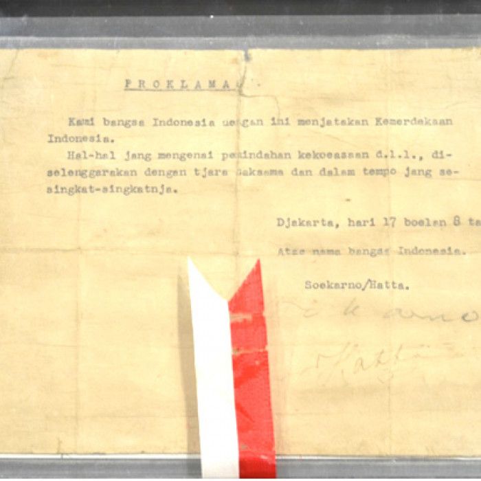 Naskah Teks Proklamasi Kemerdekaan Bangsa Indonesia Ketikan Sayuti Melik yang ditandatangani oleh Soekarno dan Mohammad Hatta.