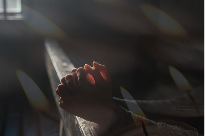 Ilustrasi doa orang beriman meminta cahaya 