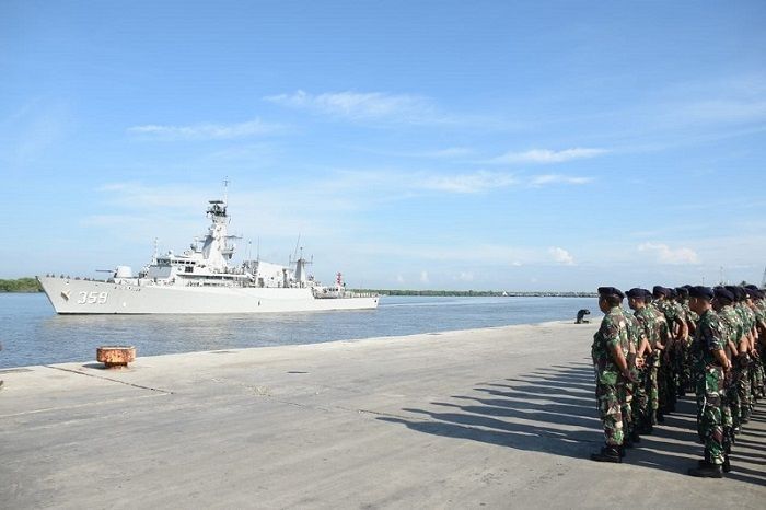 Kapal perang Indonesia ketika diberangkatkan ke Natuna Utara