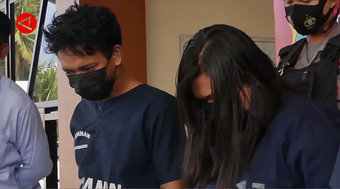 Pasangan pasutri warga Kediri yang berhasil diamankan petugas Polres Temanggung dalam kasus pembuat dan pengedar uang palsu.