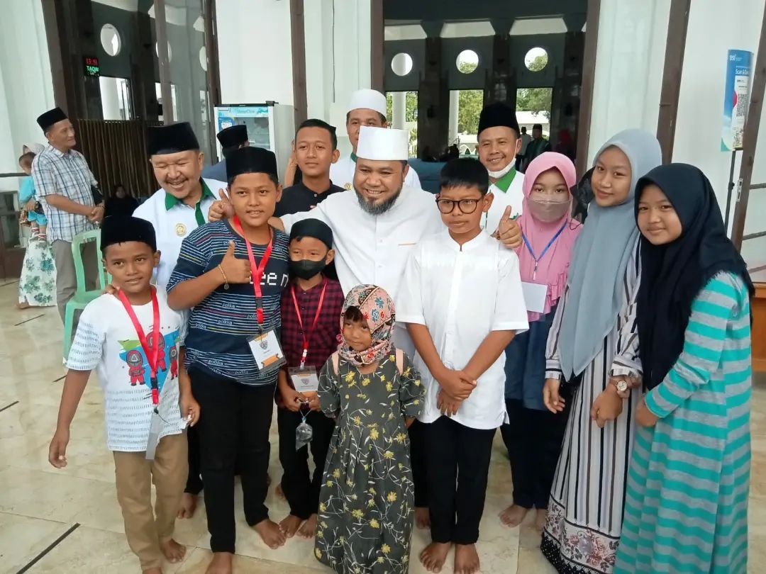 Wali Kota Helmi Hasan Ajak 500 Anak yatim Makan Bersama