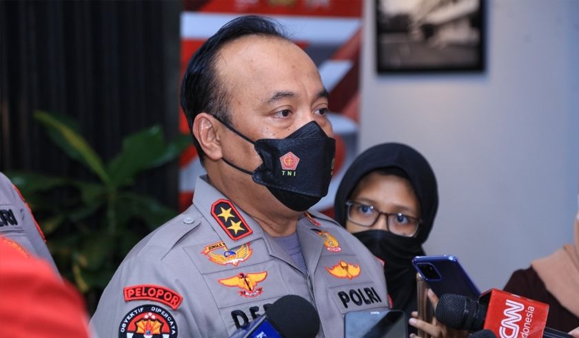 Kepala Divisi Humas Polri, Irjen Pol Dedi Prasetyo tuturkan bahwa Ferdy Sambo telah resmi dinonaktifkan sebagai Kadiv Propam dan Satgassus.
