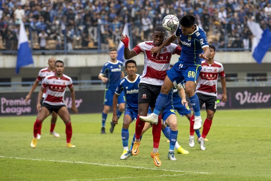 Persib vs madura united