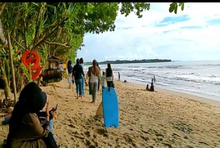 Pantai Pandan Carita Perpaduan Keindahan Alam dan Panorama Lautan ...