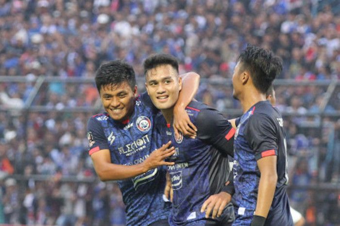 Info nonton Arema FC vs PSS Sleman di BRI Liga 1 yang live TV Indosiar atau melalui link streaming resmi malam ini, Jumat, 5 Agustus 2022.