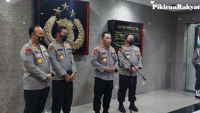 Kapolri Jenderal Polisi Listyo Sigit Prabowo Memberikan Keterangan Pencopotan 3 Jenderal dan Perwira Buntut Kasus Kematian Brigadir J