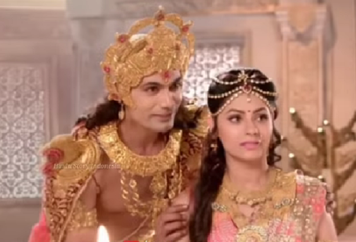 Dewa Indra menggoda Ahalya ketika suaminya Resi Gautama tidak berada di asramanya. 