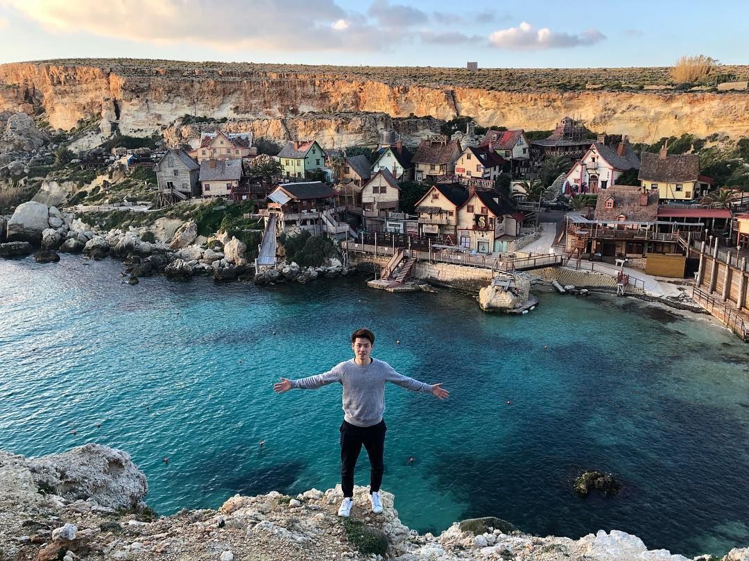Adu Ganteng Taisei Marukawa dengan Pemandangan di Popeye Village, Malta