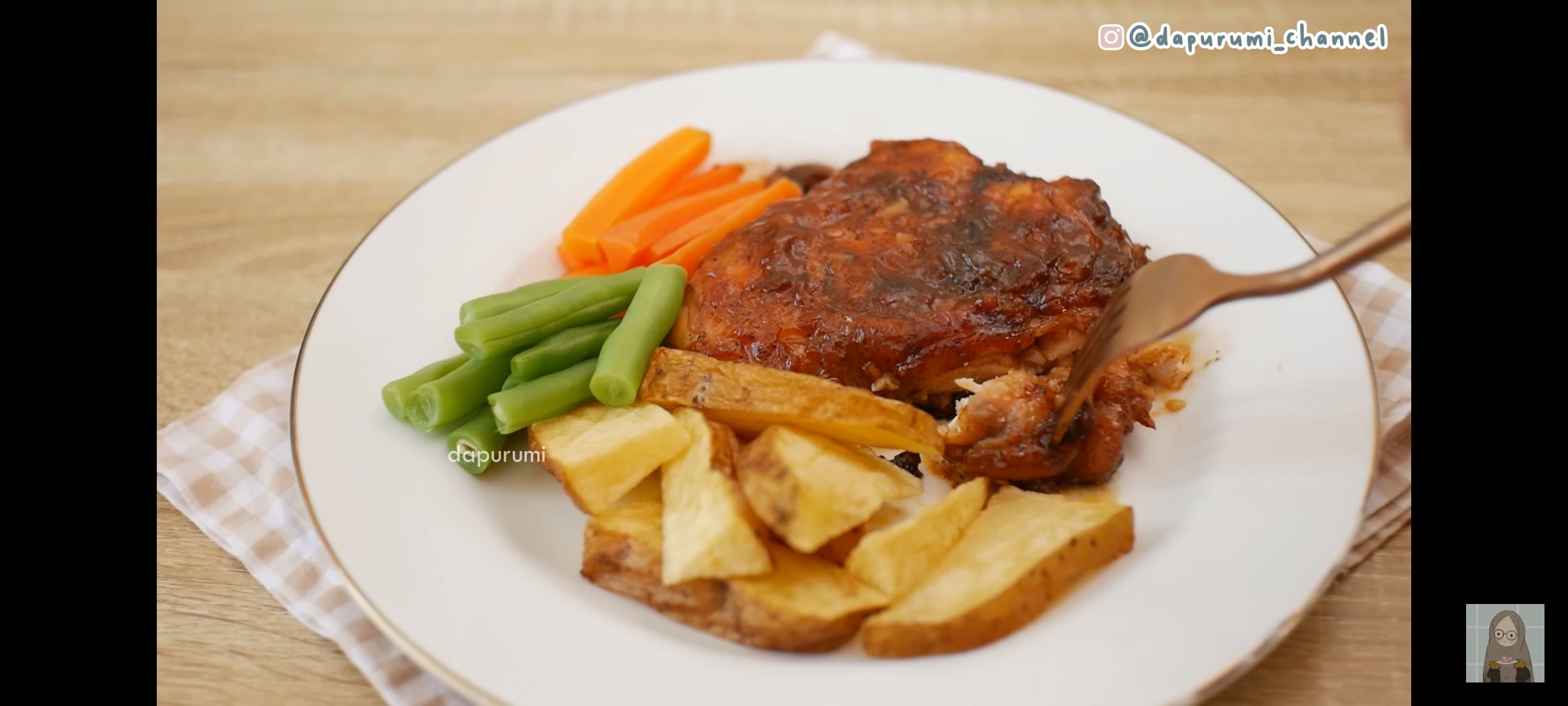 Sedang viral, resep steak ayam BBQ yang enak dan mudah dibuat di rumah.
