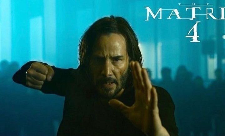 Keanu Revees Saat berperan di Film The Matrix Resurrections