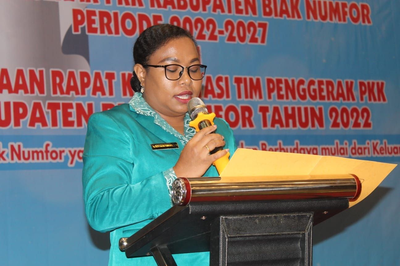 Ny.Ruth Naomi Naap Rumkabu, S.Pd yang dilantik sebagai Ketua TP PKK Kabupaten Biak Numfor. 