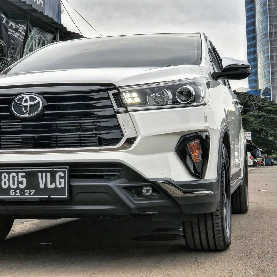 Toyota Kijang Innova Reborn UERO 4, Mobil MVP Dengan Tampilan Premium