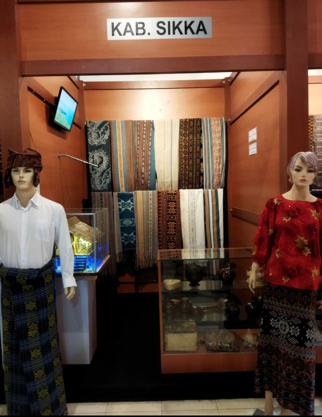 Salah satu galeri budaya milik Kabupaten Sikka yang dipajang di  Dekranasda NTT