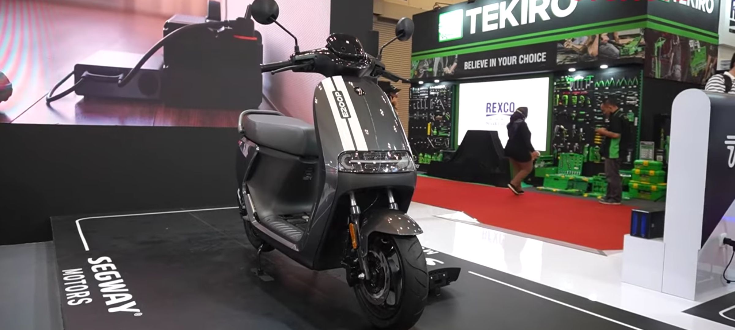 Gokil! Punya Torsi Tinggi Setara Motor 400 CC, Segway Luncurkan 4 Skuter Listrik Berteknologi AI di GIIAS 2022