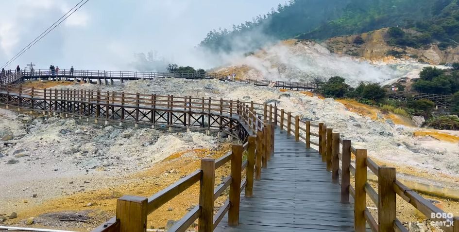 Kawah Sikidang, wisata alam hits di Dieng, panorama instagramable dan amazing, lokasinya ada di Banjarnegara