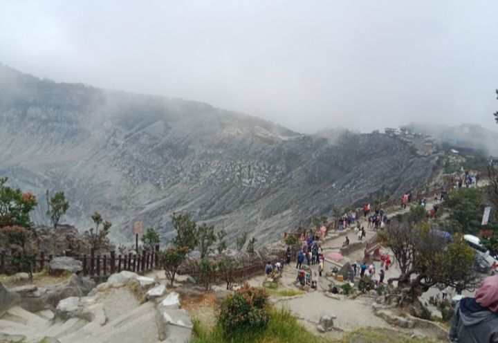 Destinasi wisata GunungTangkuban Perahu yang cantik dan Instagramable/DeskJabar.com/Dikki Wahyu Afandi