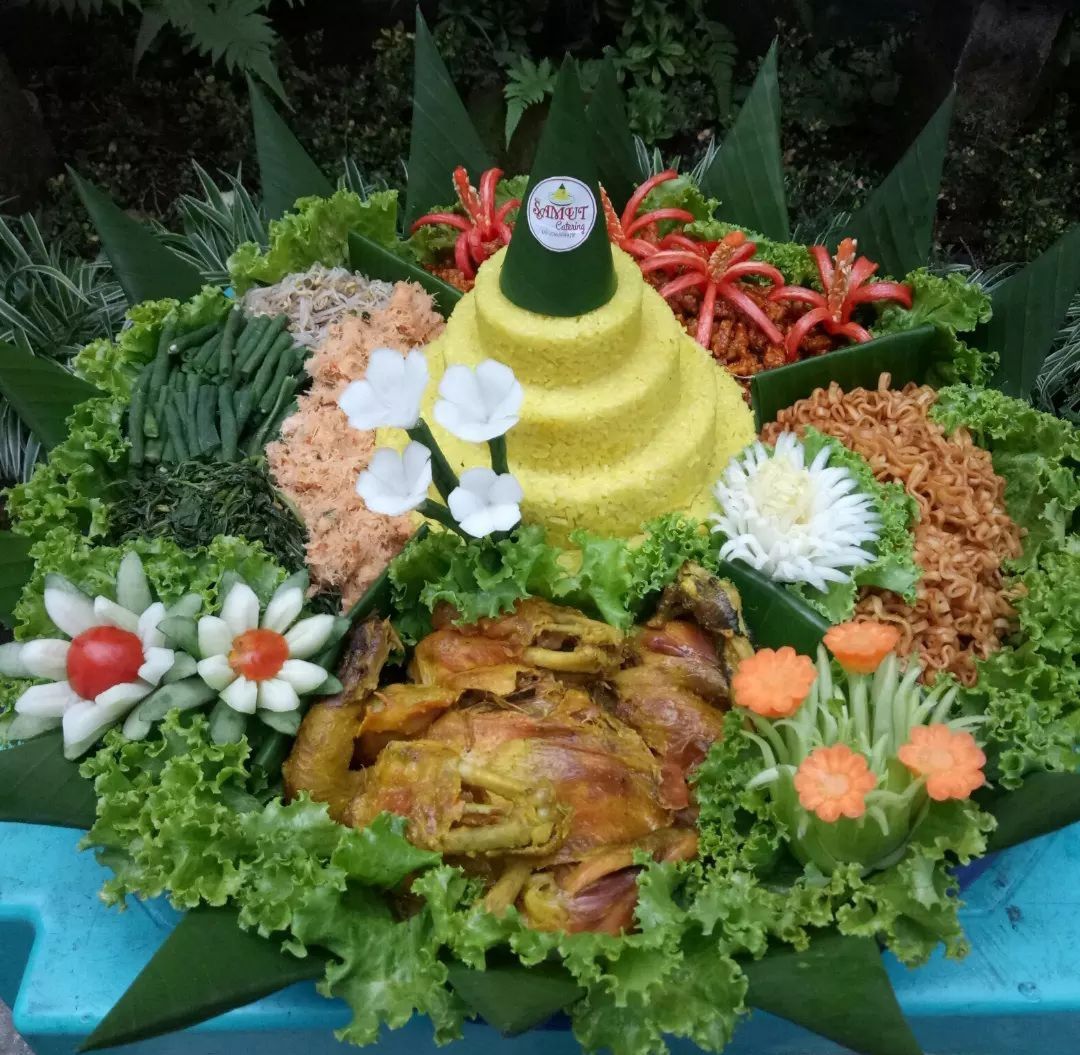 Kumpulan Aneka Tumpeng dengan Alas Daun Pisang, Cocok untuk Ide Lomba ...