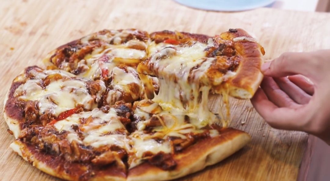 Tanpa Ulen dan Proofing! Resep Pizza Teflon yang Enak dan Anti Gagal