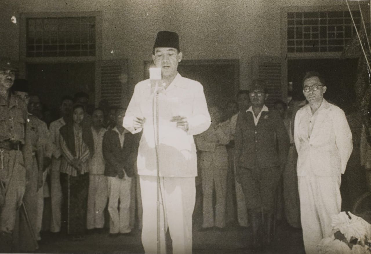 Kilas Sejarah dan Fakta-fakta Menarik dalam Proklamasi Kemerdekaan Indonesia  17 Agustus 1945 - Media Kupang