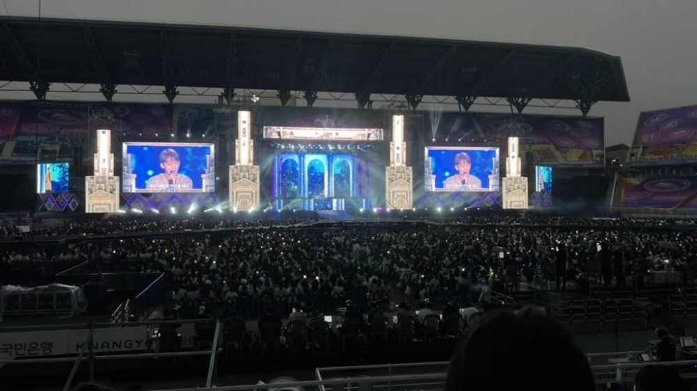 Gegara Ini Penampilan Chen di Konser SMTOWN Disambut 'Black Ocean', Lightstick EXO Dimatikan Sebagian