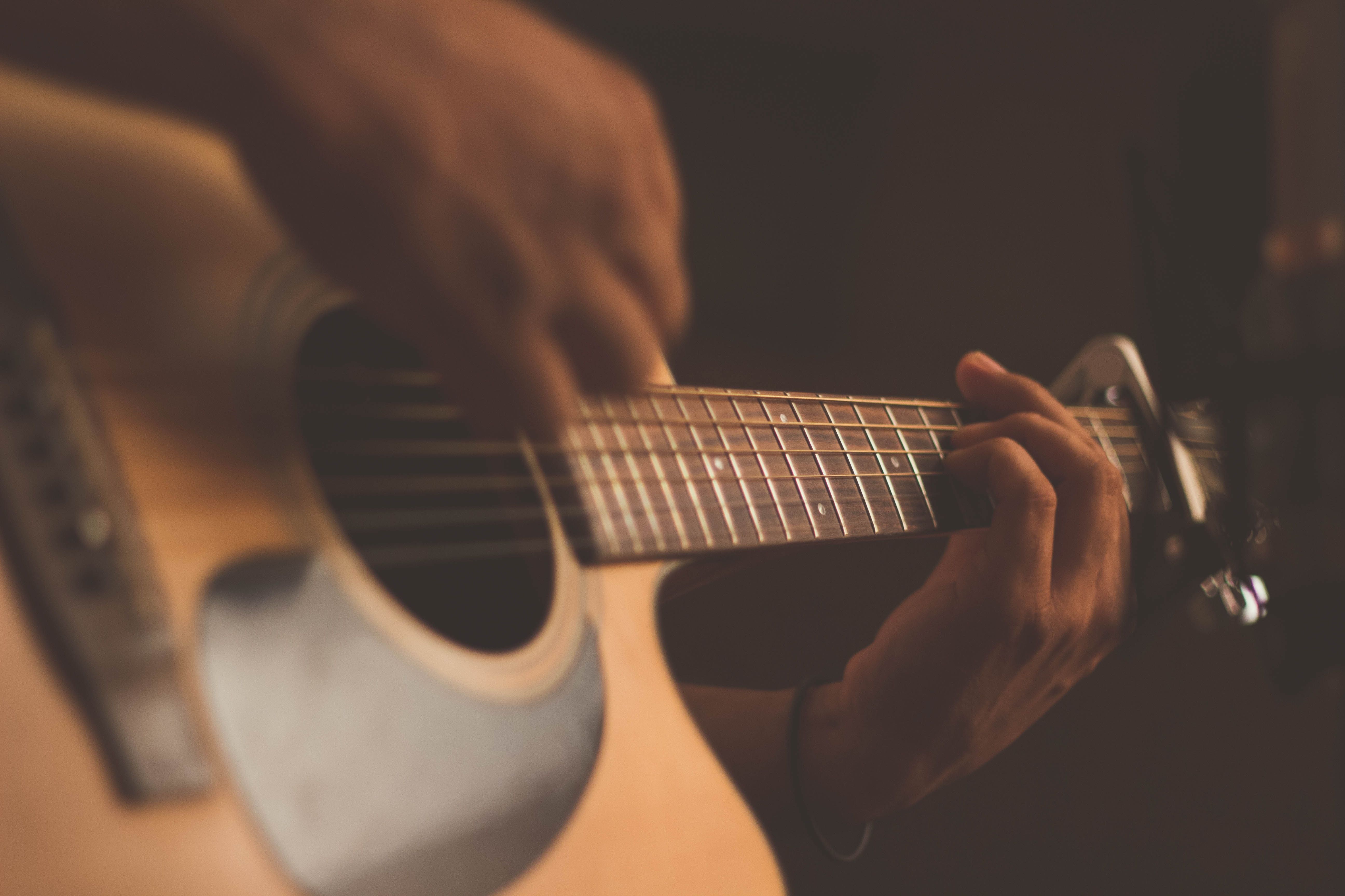 CHORD Gitar Ngobor Kodok - Evi Shandra Viral di TikTok, Lirik Lagu dan Kunci Gitar Ngobor Kodok