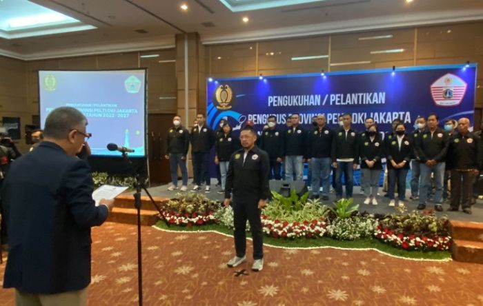 Pengurus Pusat (PP) Persatuan Tenis Seluruh Indonesia (PELTI) dan KONI DKI Jakarta secara resmi melantik 29 orang pengurus baru Pengda Pelti DKI Jakarta. Pelantikan dilakukan di Hotel Santika Jakarta, Sabtu (27/08/2022).