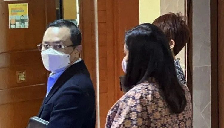 Arman Hanis, pengacara istri Kepala Divisi Profesi dan Pengamanan (Kadiv Propam) Polri Irjen Pol Ferdy Sambo, Putri Ferdy Sambo, tiba di Gedung Dewan Pers, Jakarta, Jumat, 15 Juli 2022.