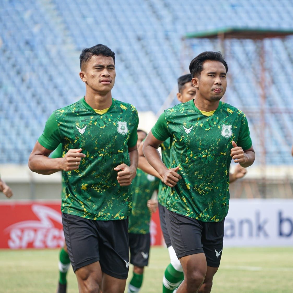 Pemain PSMS Medan sedang berlatih di Stadion Si Jalak Harupat
