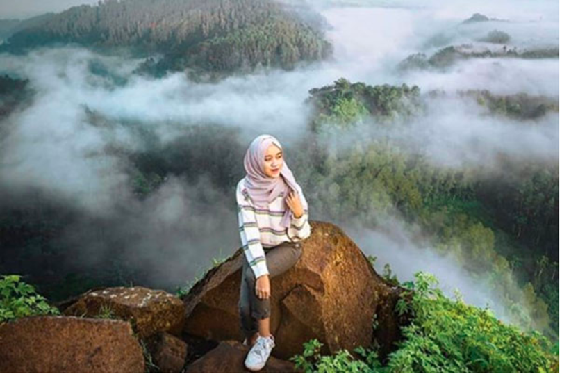 Tebing keraton, salah satu tempat wisata alam di Cimenyan, Bandung, dengan beribu spot fotogenik
