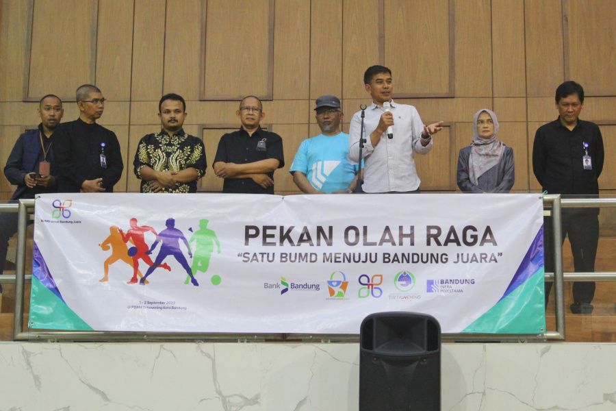 Direktur Utama Perumda Tirtawening Kota Bandung, Sonny Salimi, saat membuka Pekan Olahraga antar BUMD yang bertema 