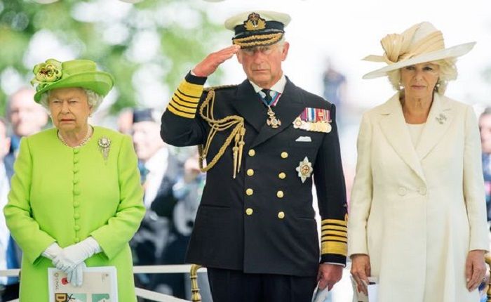 Pangeran Charles, Camilla dan Ratu Elizabeth II di sebuah acara pada tahun 2014 . Kini Pangeran Charles Resmi Jadi Raja Inggris Raya 