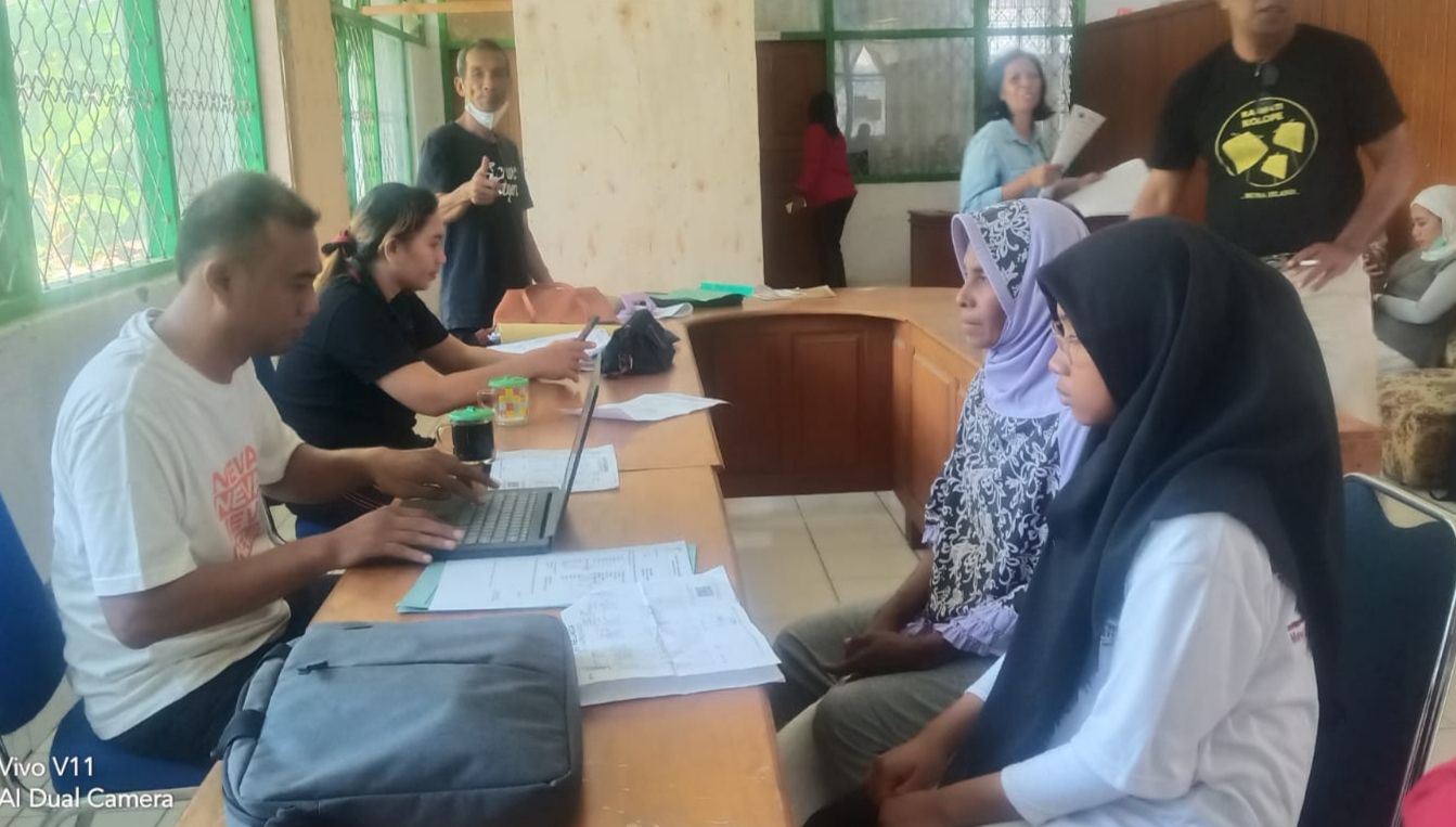Puluham emak-emak di Kabupaten Muna mengadu ke Kantor Dinas Sosial 