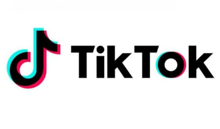 Logo TikTok./Lirik terjemahan Diego Gonzalez 'You and I'.