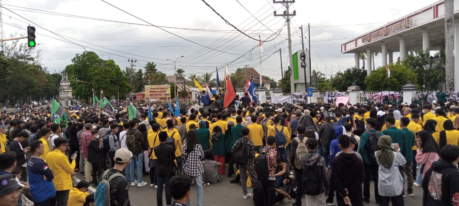 Ribuan Mahasiswa Bengkulu Kembali Demonstrasi Menolak Kenaikan Harga BBM