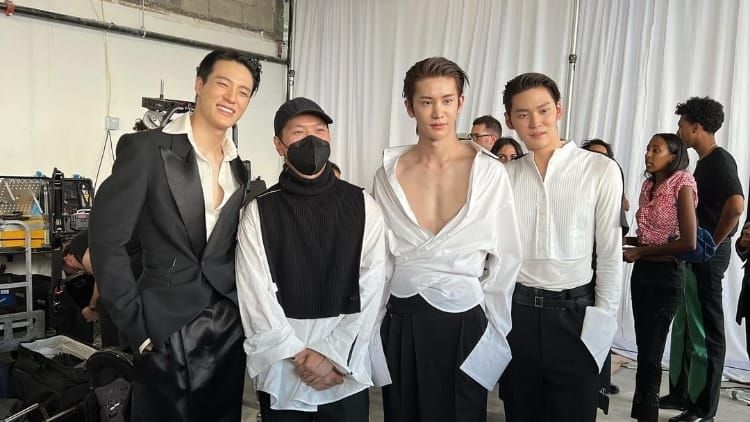 HOT! Jeno NCT Akhirnya Debut Model di Runway New York Fashion Week 2022, Akun Instagram Banjir Pujian
