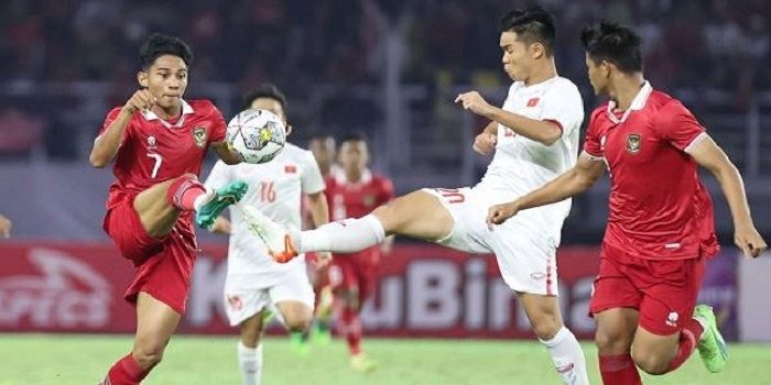 Hasil Timnas Indonesia Vs Vietnam U-20. Garuda Nusantara berhasil lolos kualifikasi Piala Asia U-20 2023 di Uzbekistan setelah membungkam Vietnam U-20 dengan skor 3-2 di Stadion Gelora Bung Tomo, Surabaya, Minggu malam. (Foto: Instagram/@pssi)