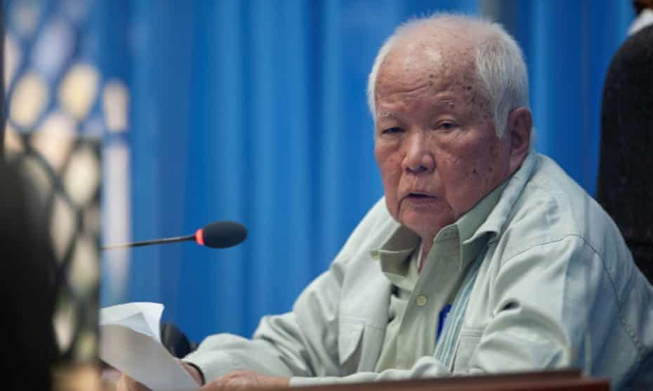 Mantan Kepala Negara Khmer Merah Khieu Sampan .