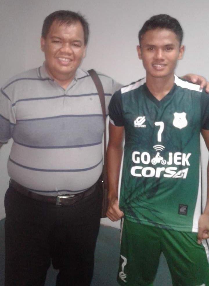 Pengamat sepakbola Sumut Indra Efendi Rangkuti bersama Dimas Drajad saat memperkuat PSMS Medan 
