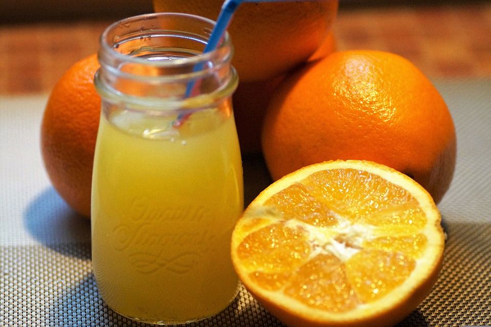 Jeruk dikenal sebagai salah satu buah dengan kandungan vitamin C yang tinggi selain kandungan gizi lengkap lain yang baik untuk kesehatan