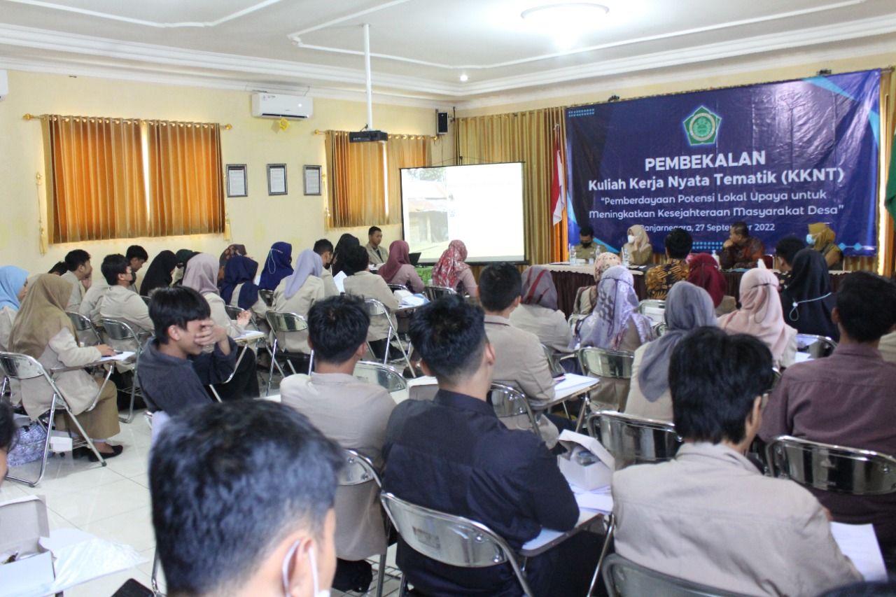 Puluhan Mahasiswa STIE Tamansiswa Banjarnegara ikuti pembekalan KKN Tematik 2022