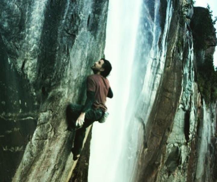 Sinopsis Film Point Break Tayang Malam Ini di Bioskop Trans TV.