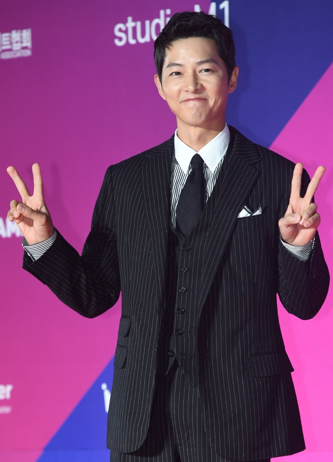 Daftar Pemenang APAN Star Awards 2022 : Song Joong Ki Sabet Daesang, The Red Sleeve Menang Best Drama.