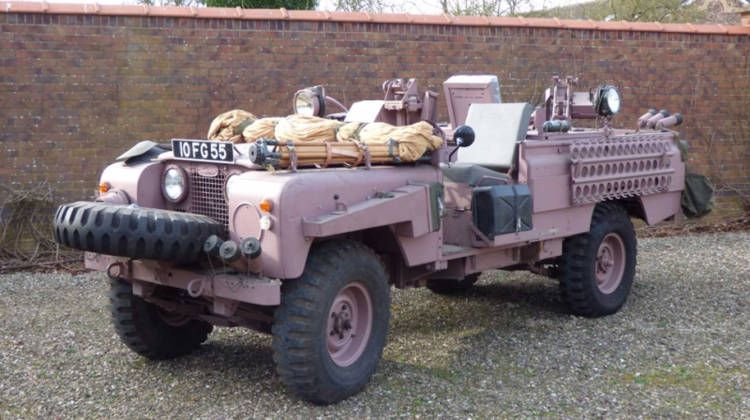 Land Rover SAS Pink Panther yang Ikonik./  