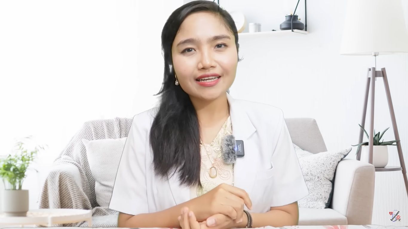 dr Ema Surya Pertiwi saat memaparkan tentang gejala gula darah tinggi.