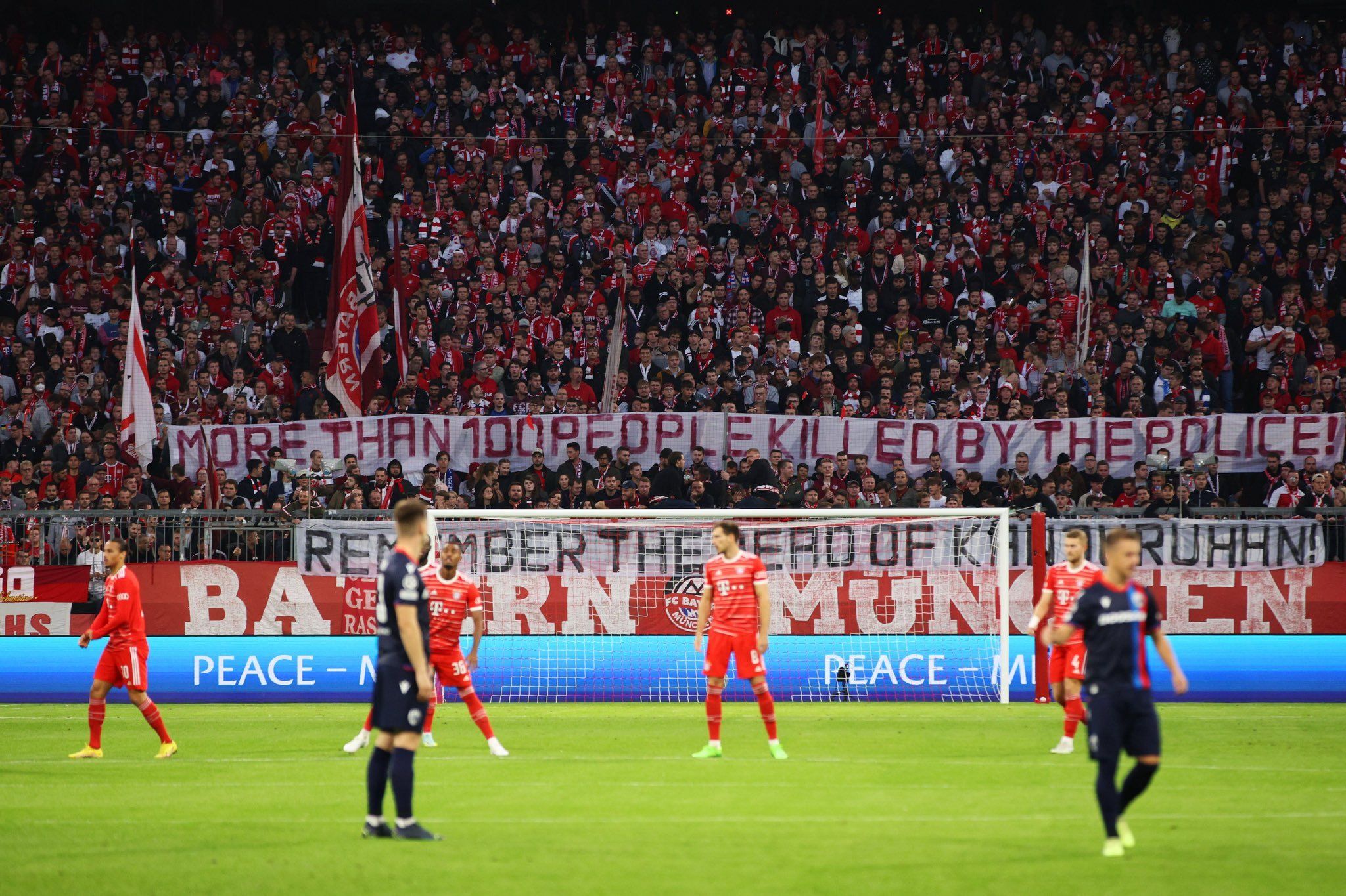 Fans Bayern Munich Berduka Atas Tragedi Kanjuruhan, Isi Spanduk Saat Lawan Viktoria Plzen Curi Perhatian